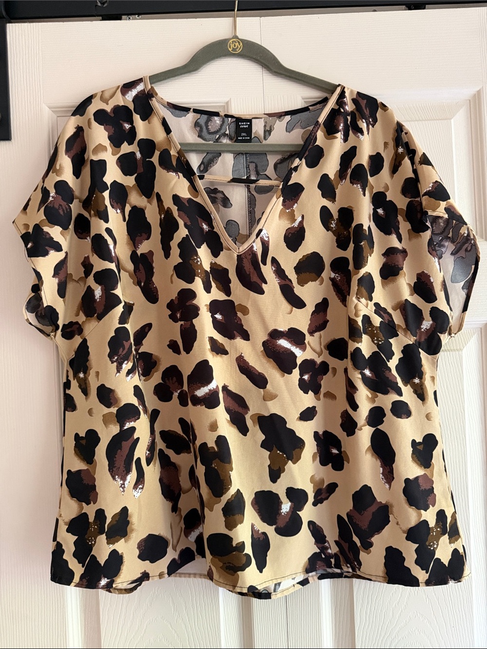 Leopard Print V-Neck Blouse - Tan/Black